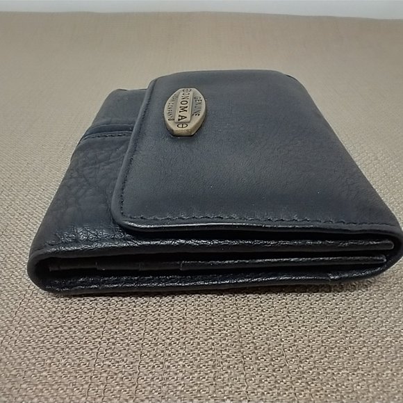 SONOMA BLACK LEATHER COMPACT WALLET - Picture 5 of 13